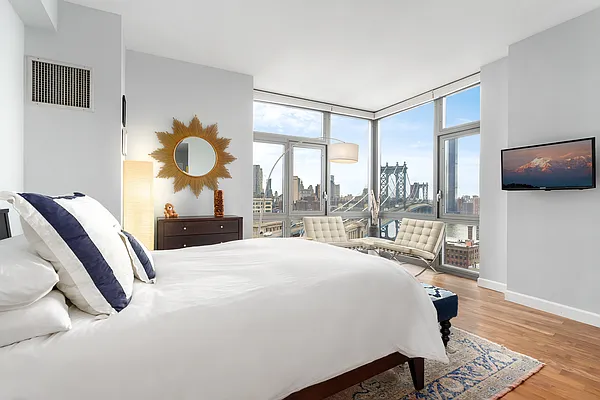 Rented by Douglas Elliman | media 16