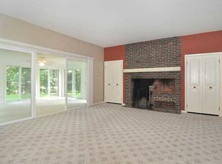 172 Gilbert Stuart Dr, Warwick, RI 02818