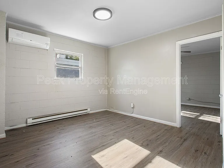 925 N 20th St #D — Photo 2