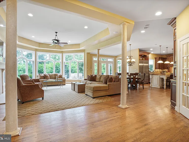 9864 Walker Glen Ct — Photo 115