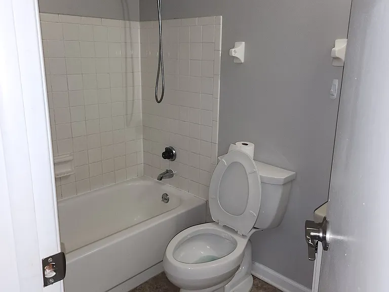 5912 Starcrest Dr — Photo 13