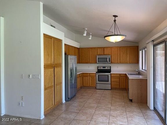2nd image of 1904 W Mockingbird Dr