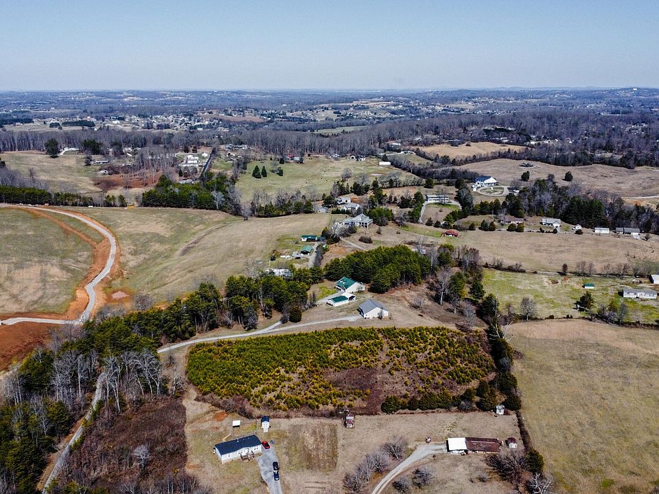 1st image of 2217 Calderwood Hwy