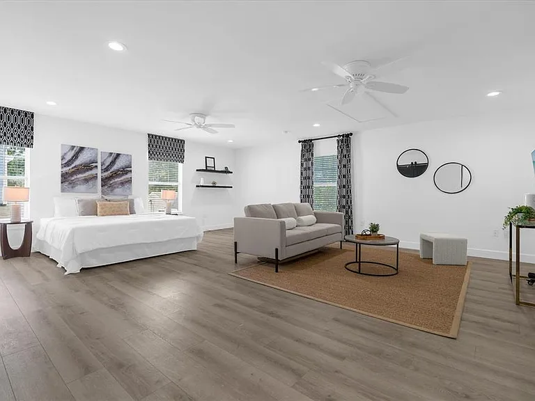 1812 N Westmoreland Dr — Photo 3