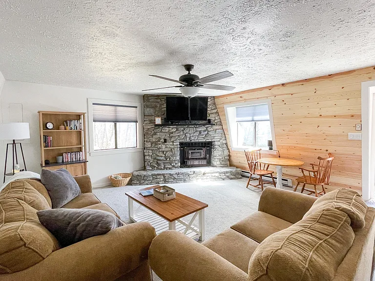 382 Long Branch Rd — Photo 2