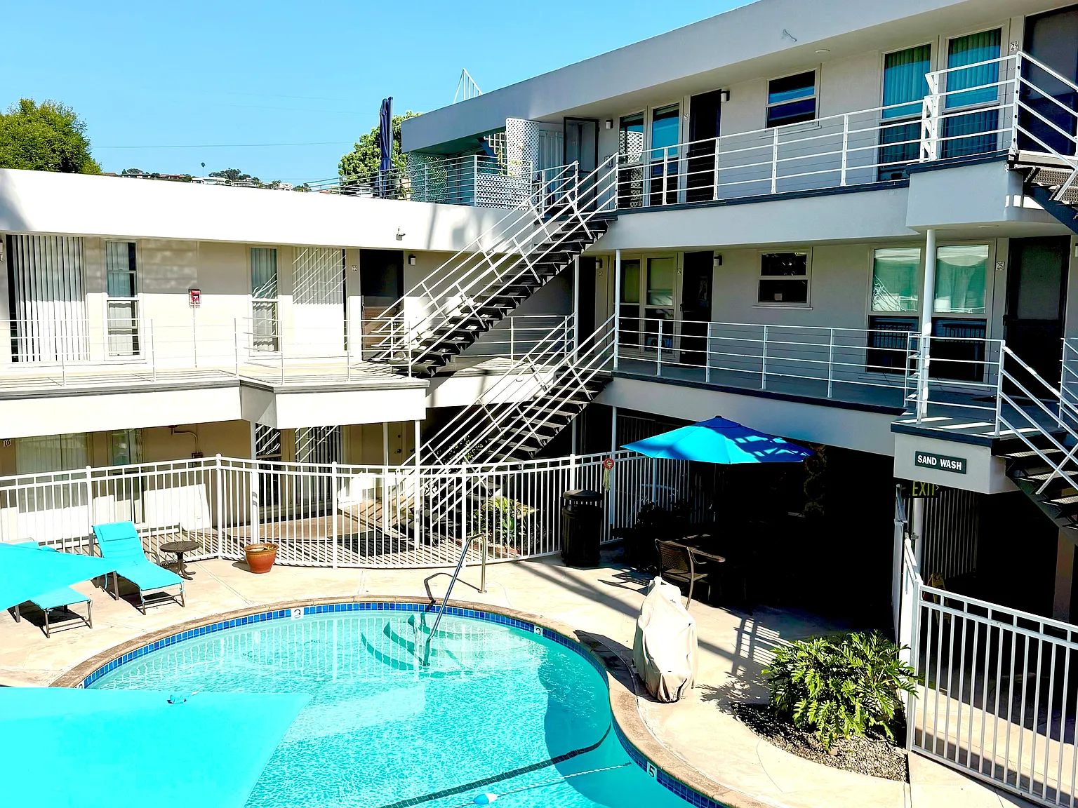 1 bed, 593 sqft, $3,300 — Photo 2