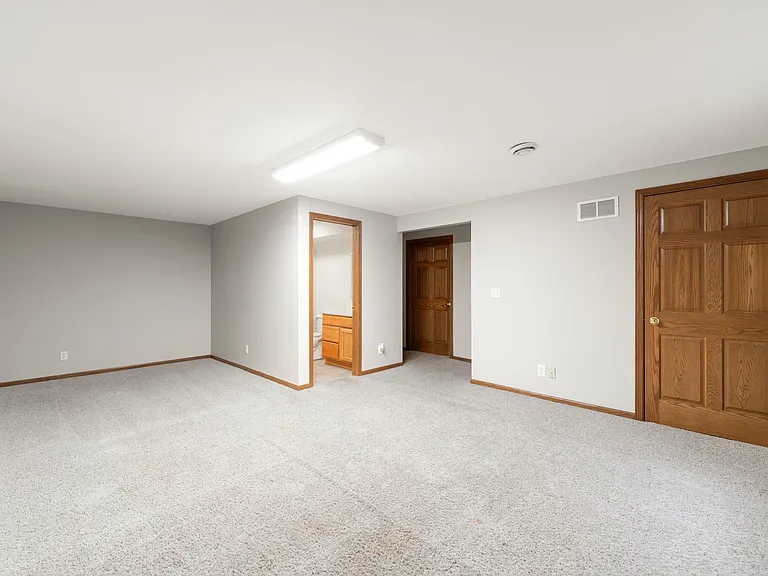 1477 Stonefield Dr — Photo 15