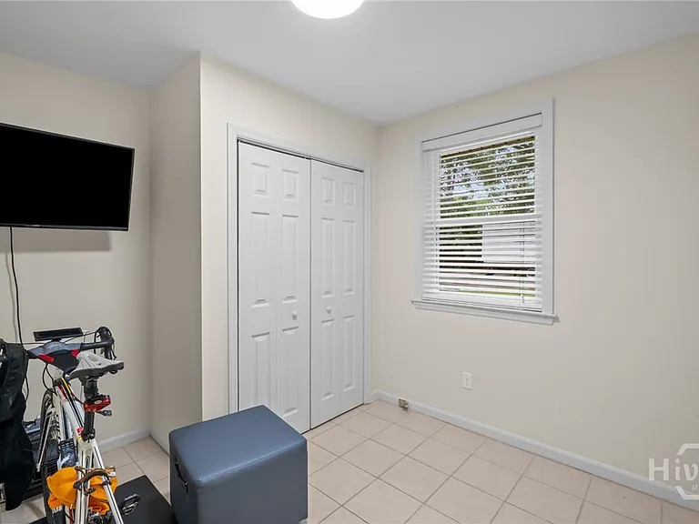 527 Red Oak Dr — Photo 20