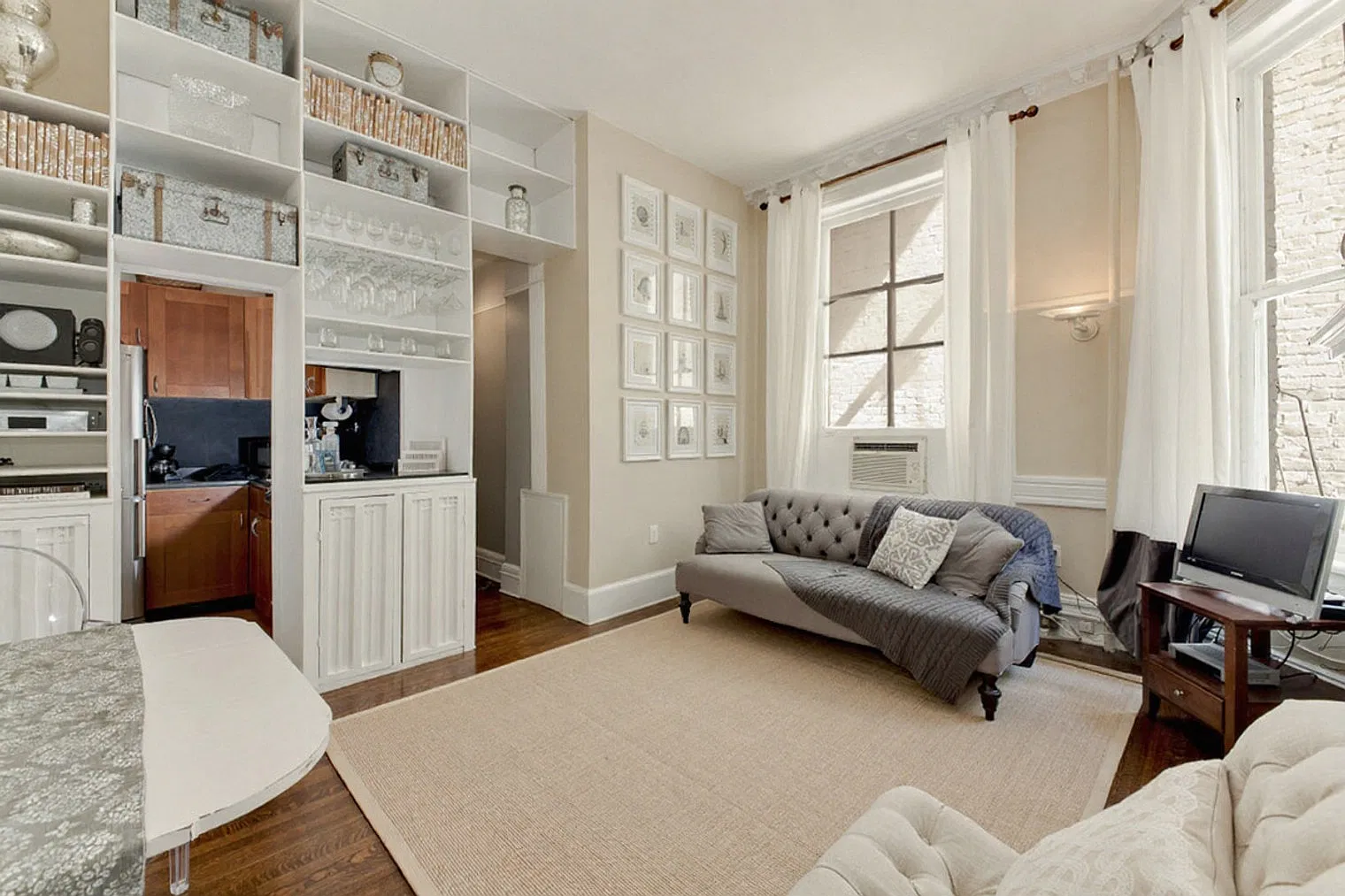 1 bed, 1.0 bath, 602 sqft, $3,434 — Photo 1
