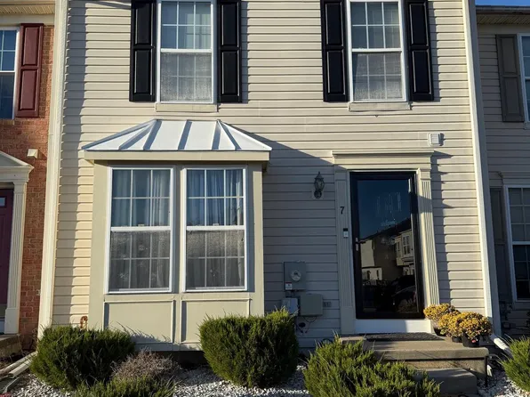 7 Linden Pl, Newark, DE 19702