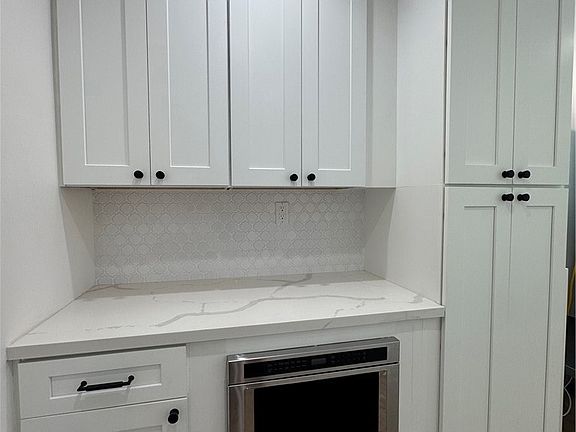 5th image of 380 Mira Loma Pl