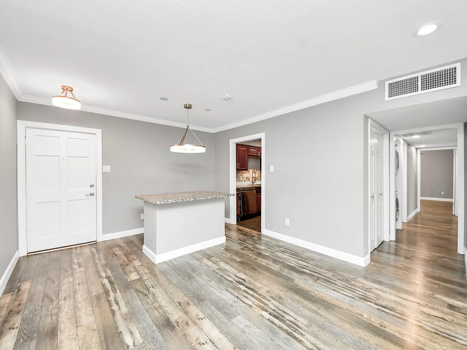 3 bed, 2.0 bath, 1288 sqft, $2,150 — Photo 4