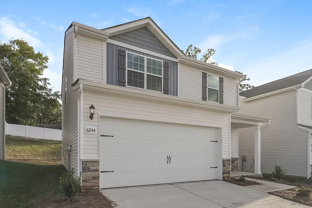 4 bed, 2.5 bath, 1800 sqft, $2,260 — Photo 4