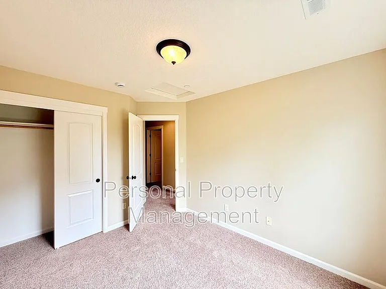219 N 33rd Ct — Photo 22