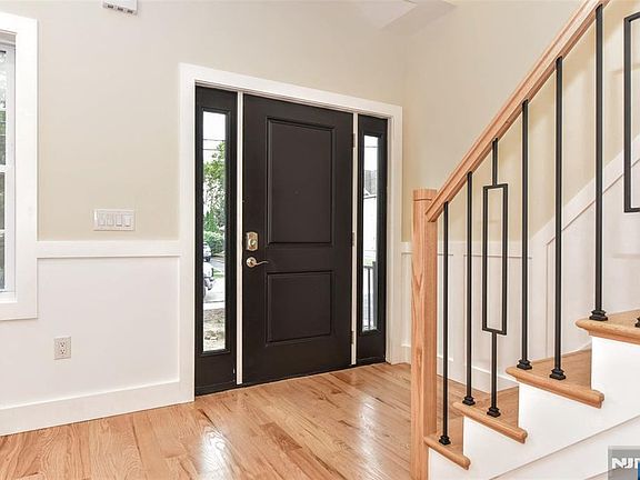 4th image of 311 Harrison Avenue