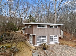 40 Marshfield Rd, Niantic, CT 06357