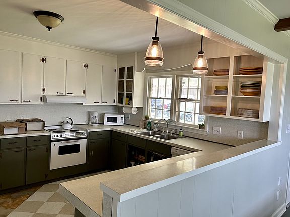 2nd image of 615 Sabiston Dr