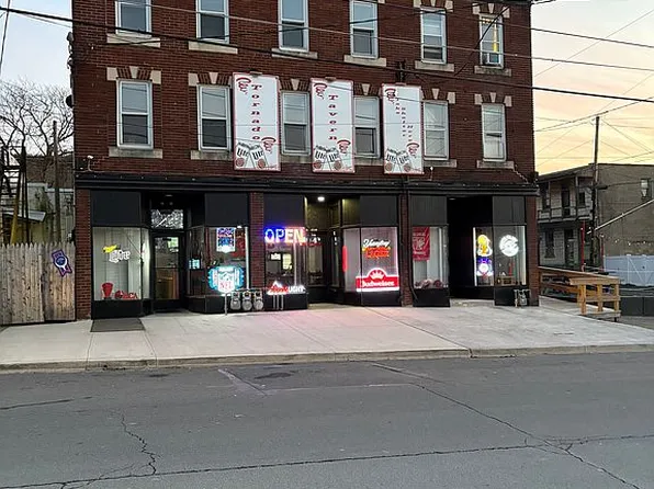 16 W 15th St, Mount Carmel, PA 17851