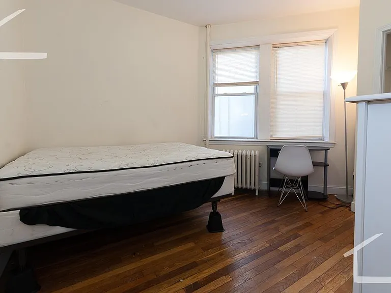 56 Egmont St #3 — Photo 9