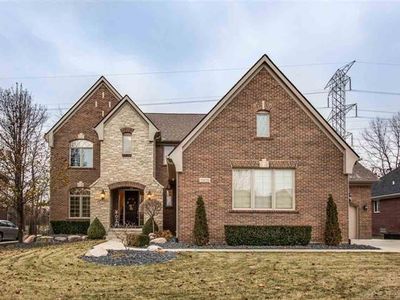 54731 Glen Oaks Dr, Shelby Township, MI, 48315