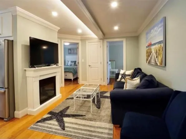 70 Carroll Ave Unit 609, Newport, RI 02840