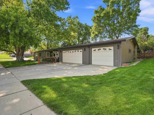 1513 Minuteman Dr, Rapid City, SD 57701