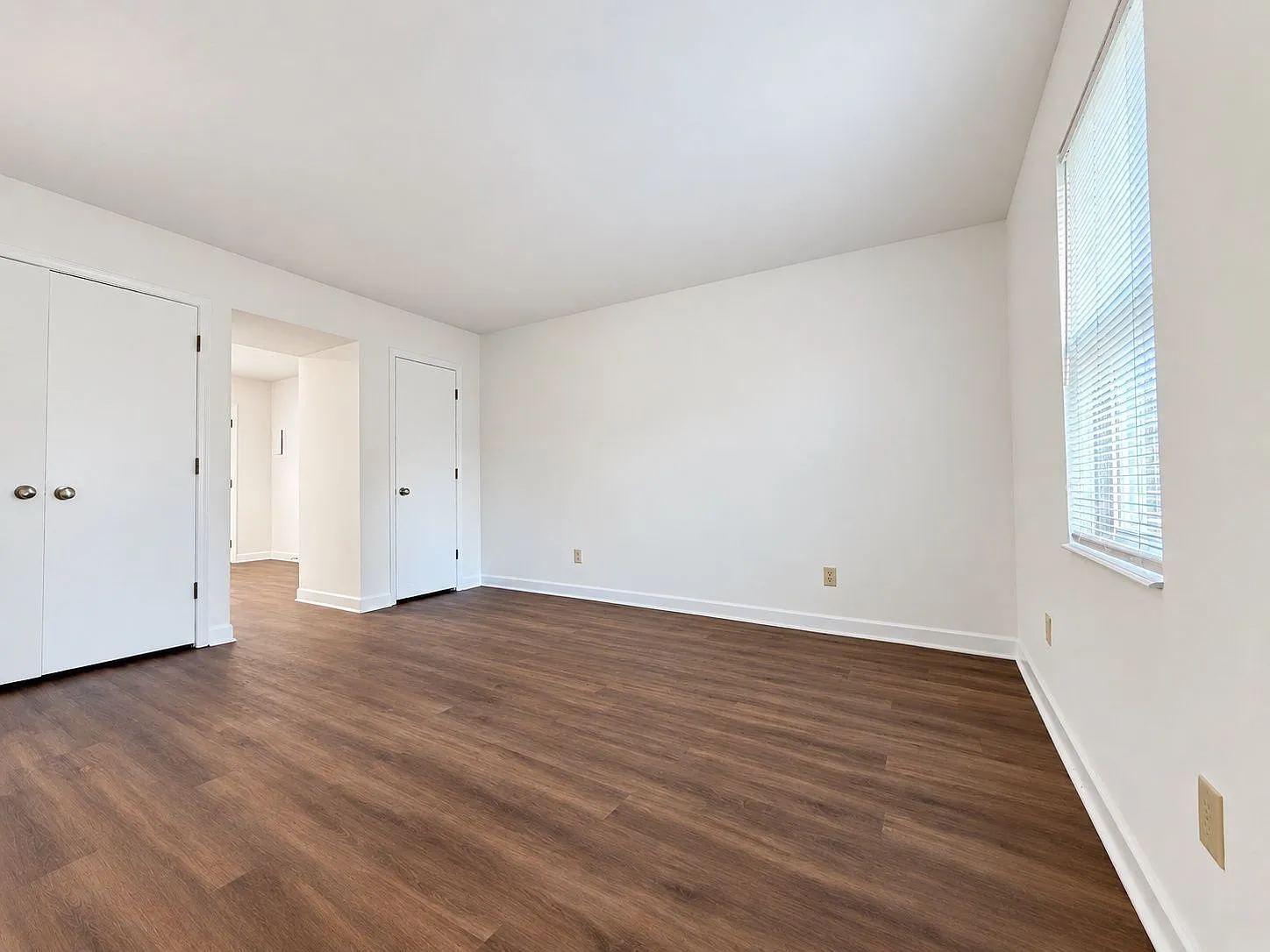 2 bed, 1.5 bath, $1,090 — Photo 2