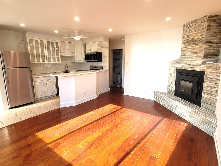 1414 Kansas St #1 — Photo 1