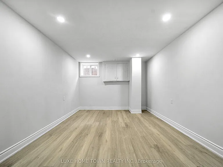 5 Centennial Dr — Photo 30
