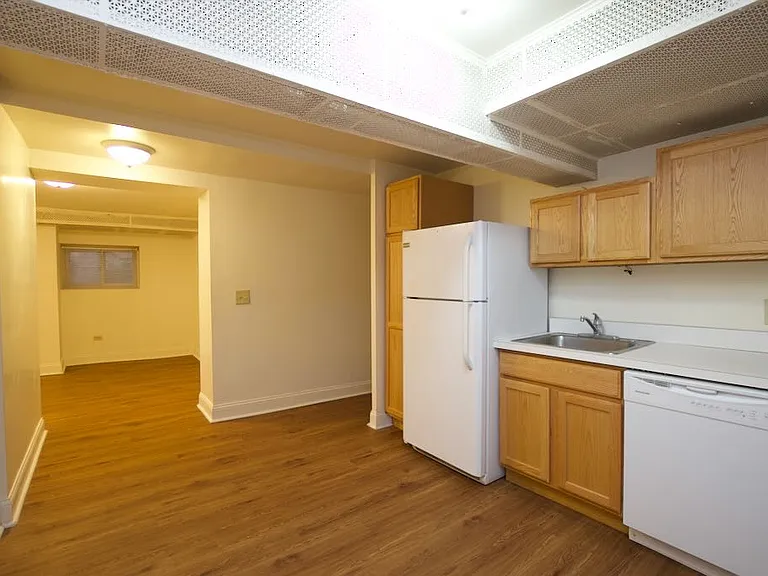 626 W Wellington Ave #RG — Photo 4