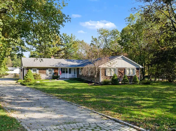 9 Great Oak Road, Saint James, NY 11780