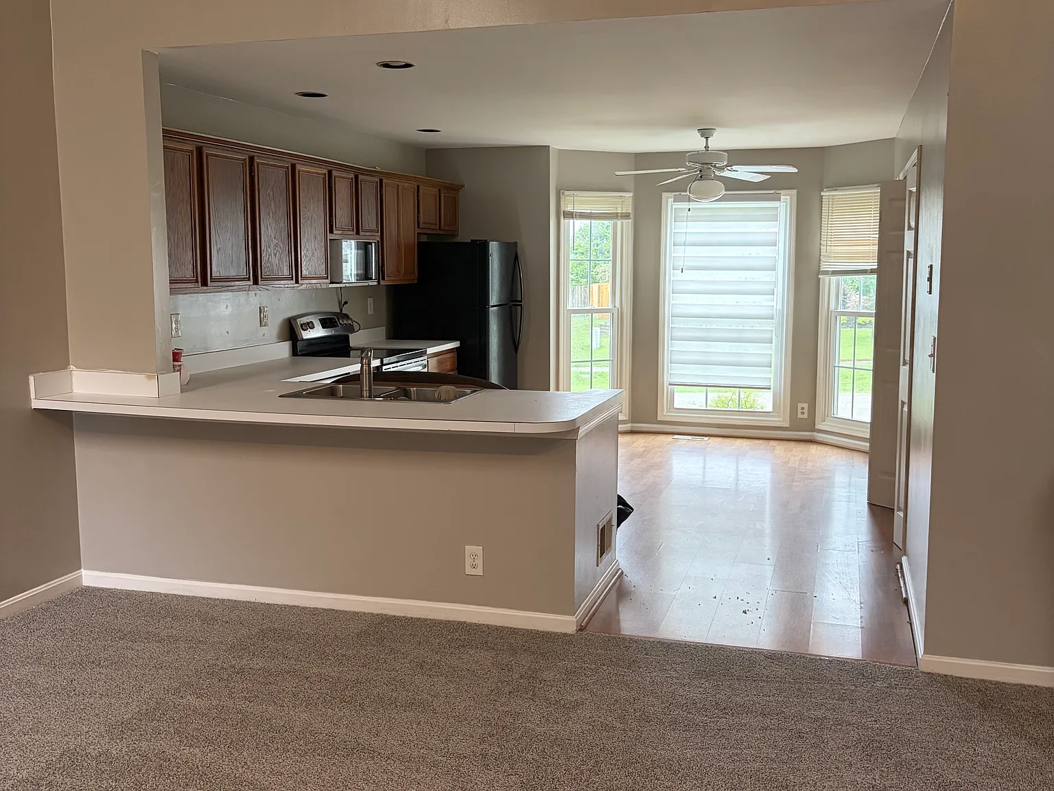 3 bed, 1474 sqft, $2,100 — Photo 3