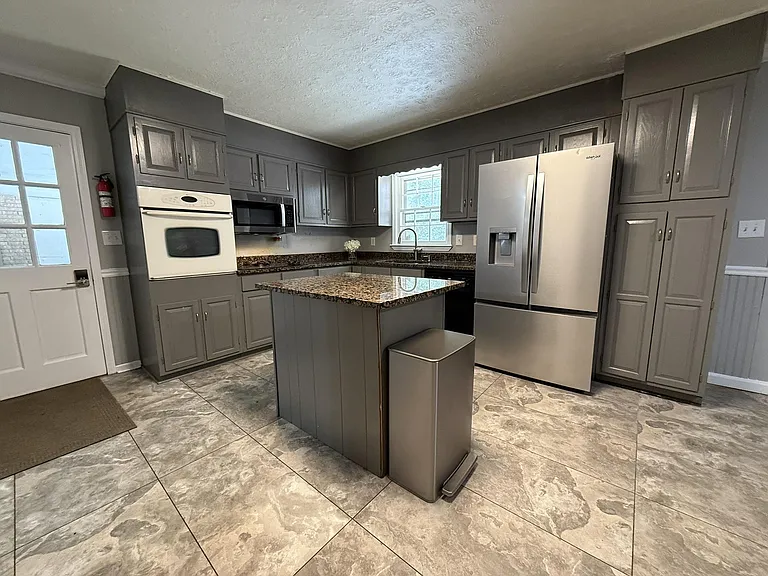 Laverte Cir SW — Photo 8