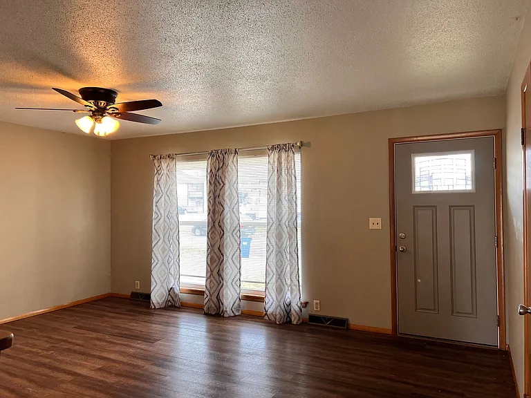 2438 Texas Ave — Photo 8