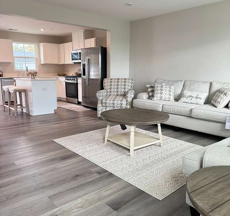 1st image of 15 Rose Glen Ct #15