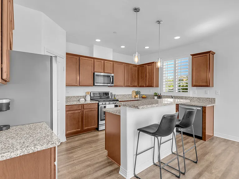 Rosewood Ln — Photo 20