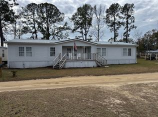 16 Childers Ln, Freeport, FL 32439