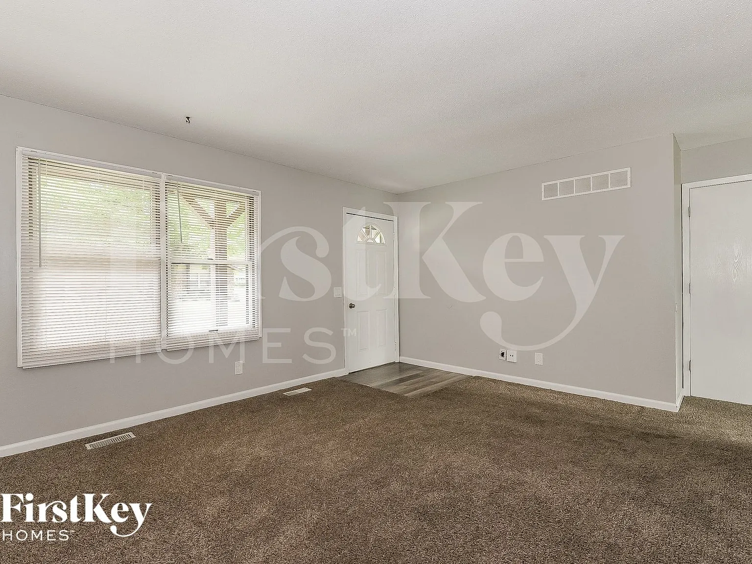 3 bed, 2.0 bath, 1018 sqft, $1,755 — Photo 4