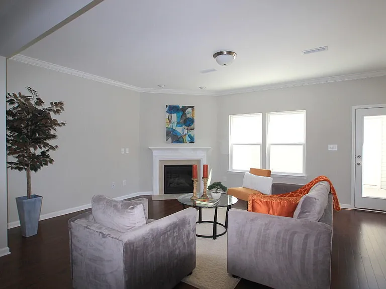 395 Shakespeare Dr — Photo 8