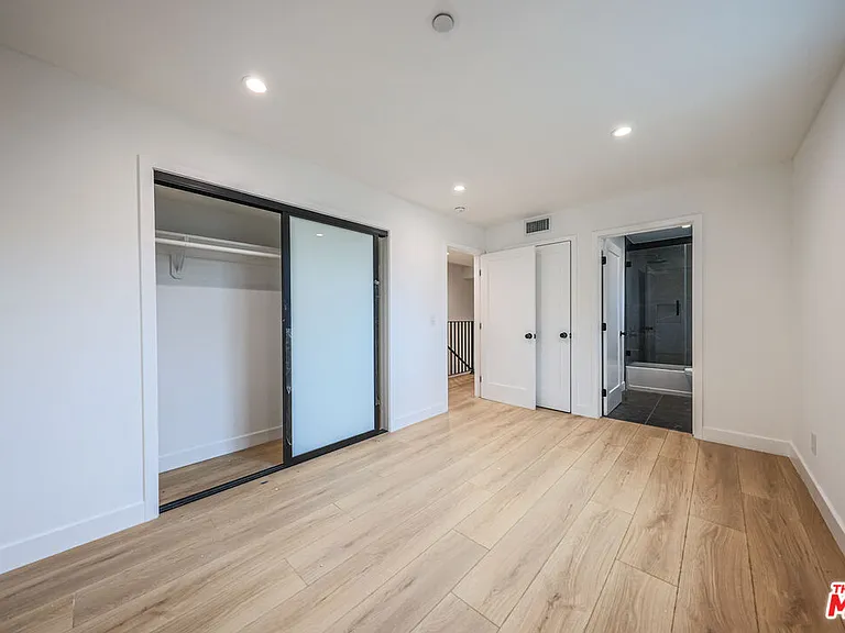 1525 S Carmelina Ave #1527 — Photo 15