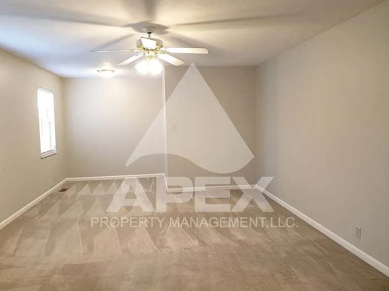 913 Oak Haven Rd — Photo 20