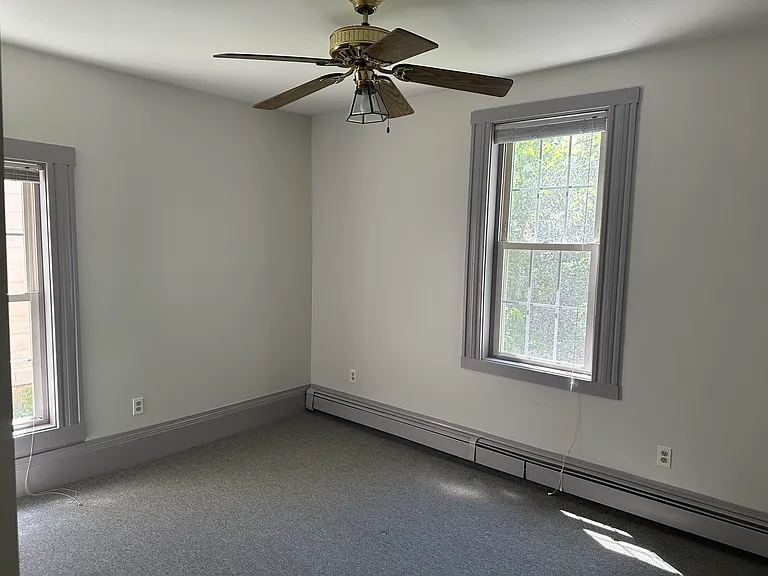28 Lincoln St #A — Photo 22
