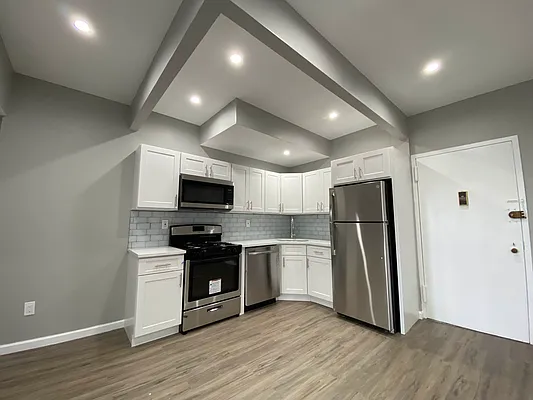 Rented by Bruma Realty LLC | media 6