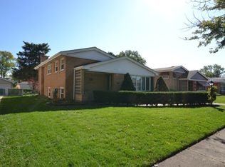 9821 S Kenton Ave, Oak Lawn, IL 60453