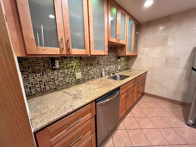 726 Oak Grove Ave #2 — Photo 6