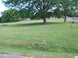 708 Segars Rd SW, Hartselle, AL 35640