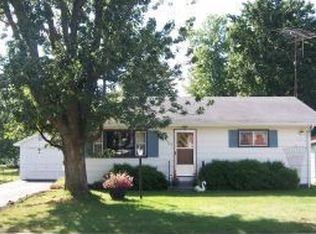 925 S Hamlin St, Shawano, WI 54166