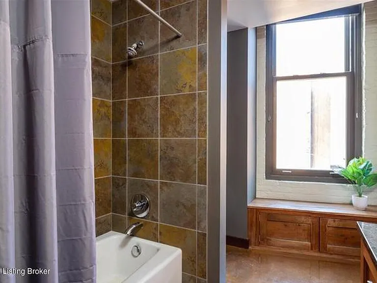 309 E Market St #313 — Photo 23