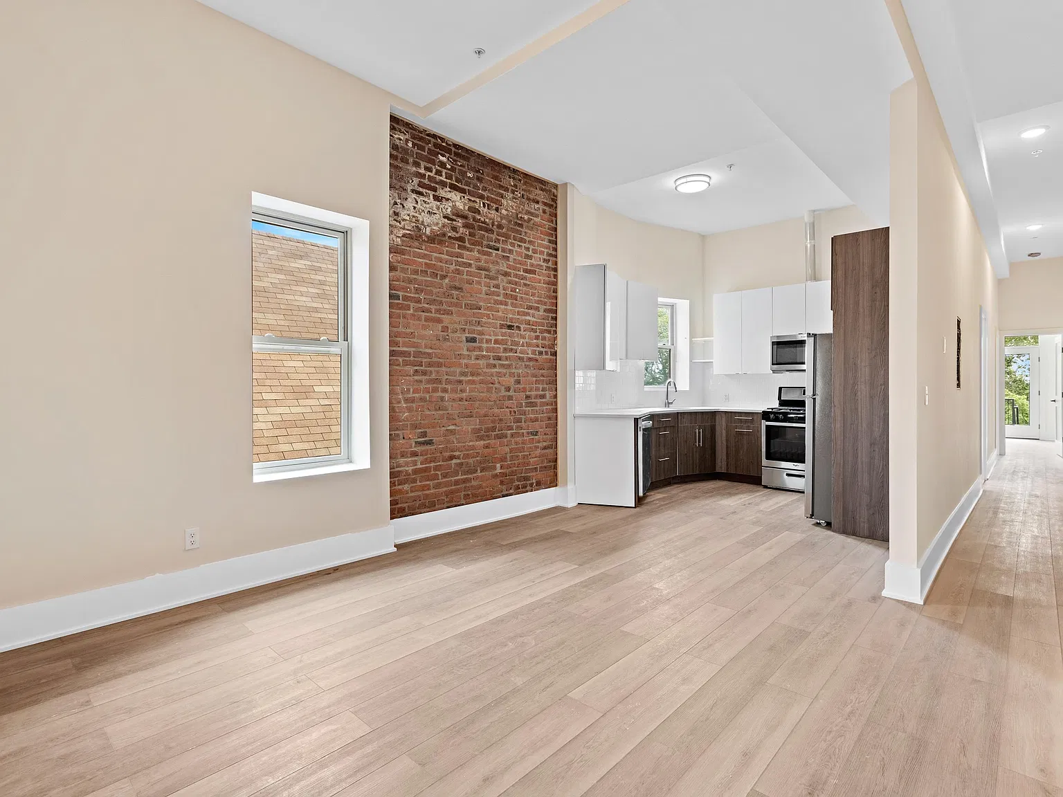 3 bed, 2.0 bath, 900 sqft, $2,950 — Photo 1