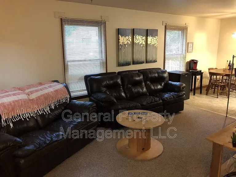 1215 State St #1 — Photo 3
